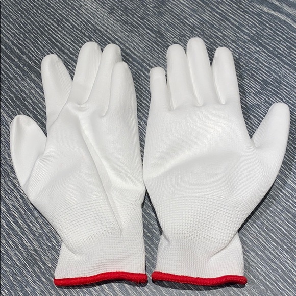 SUPREME collectible NEW white/red rubbery gloves - Picture 6 of 7